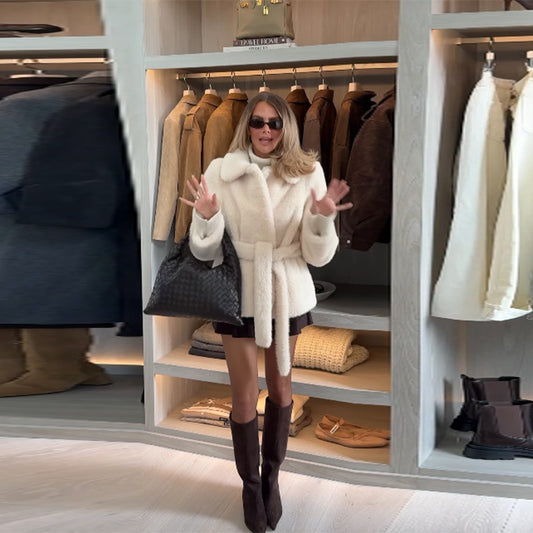 Dames Pull à manches courtes en peluche avec large ceinture Chic und Stil