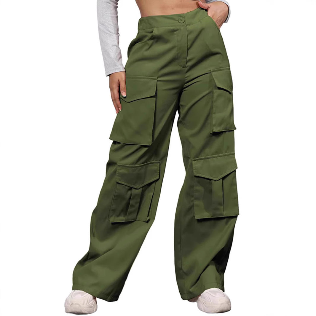 Women's cargo pants with practical pockets and wide leg Chic and Style