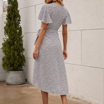 Robe portefeuille pour femmes avec des détails froncés et une silhouette élégante Chic und Stil