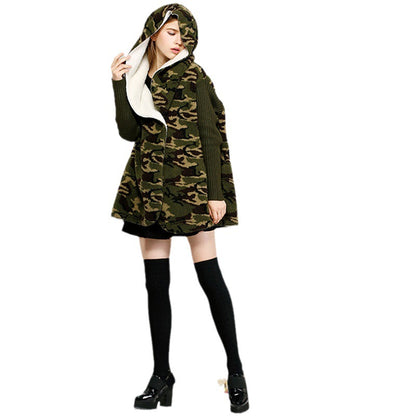 Dame veste à capuche au design camouflage moderne avec intérieur douillet Chic und Stil