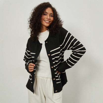 Pull femme avec motif rayé et détails de boutons élégants Chic und Stil