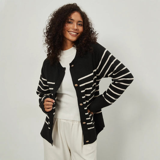 Pull femme avec motif rayé et détails de boutons élégants Chic und Stil