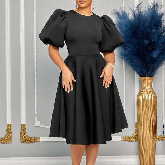 Robe skater pour femmes avec des manches volumineuses et une jupe évasée Chic und Stil