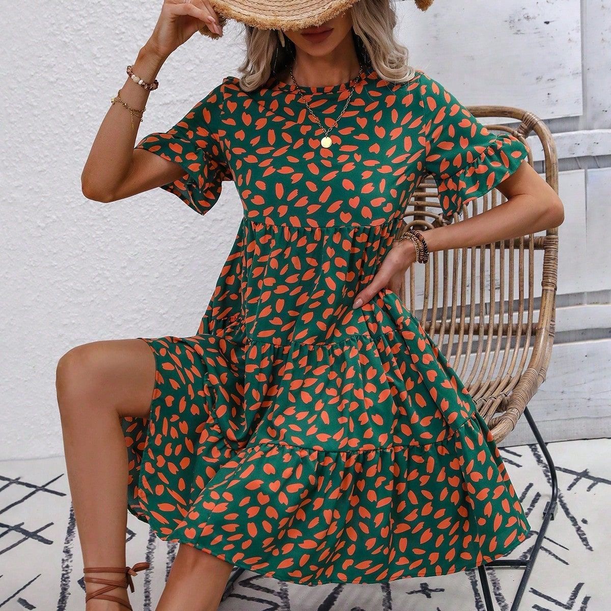 Robe d'été aérienne pour femmes avec coupe irrégulière et motif léopard tendance Chic und Stil