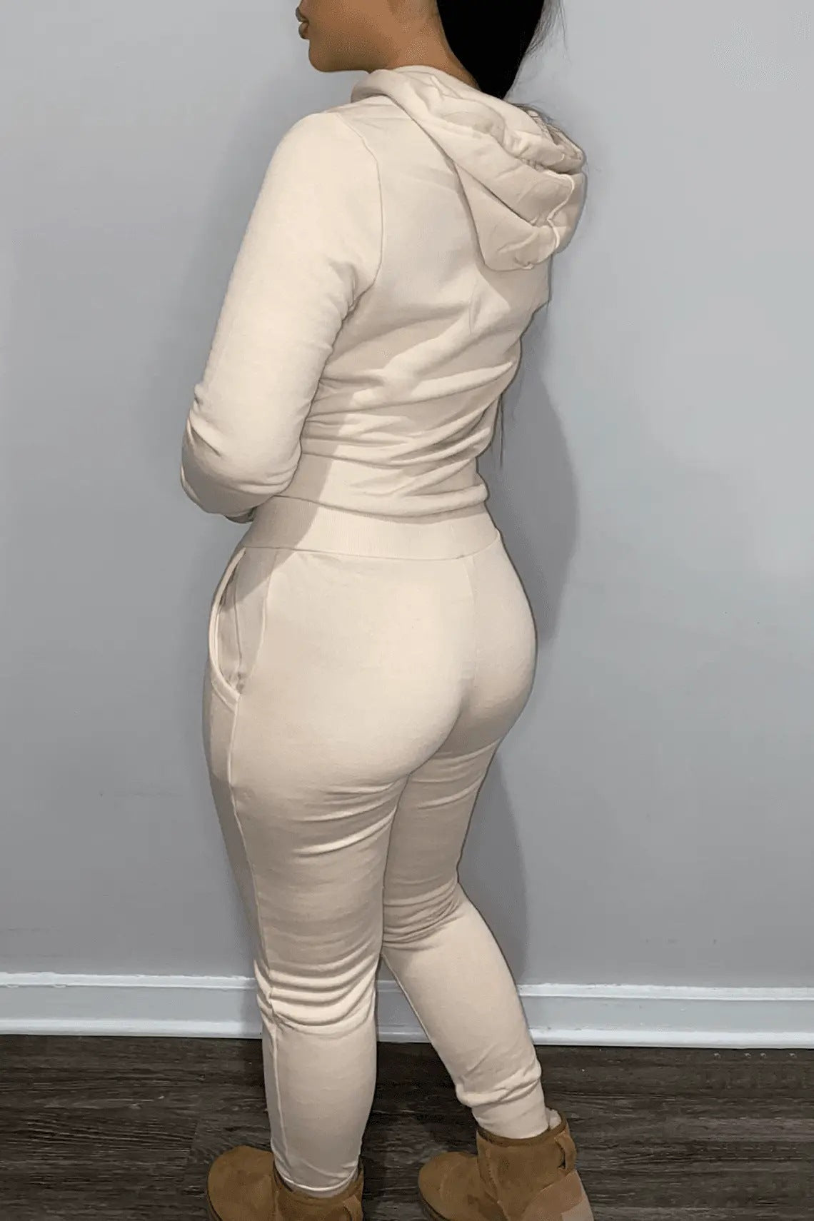 Women's sweatshirt and jogging pants set with a cute bunny pattern Chic und Stil