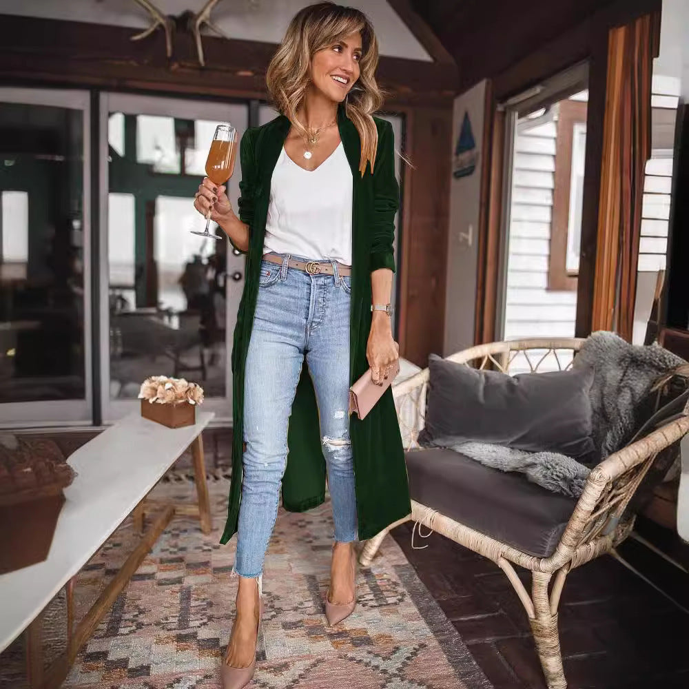 Elegant velvet coat for women with a long design and open silhouette Chic and Style