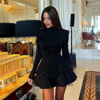Robe mini pour femmes avec haut contrastant et design élégant à volants Chic und Stil