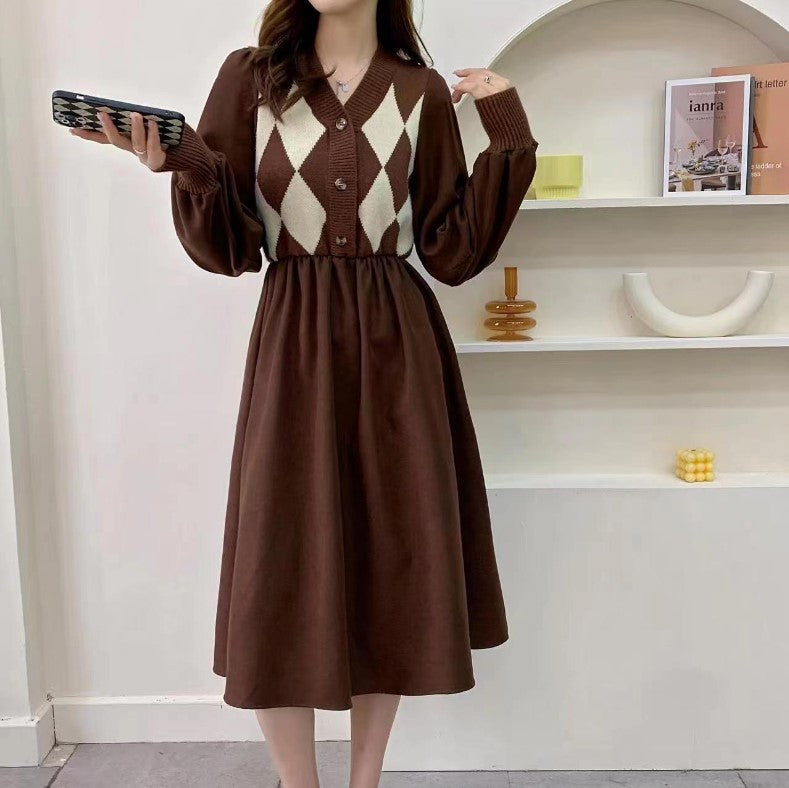 Robe midi en tricot pour femmes avec un haut à boutons et un élégant motif côtelé Chic und Stil