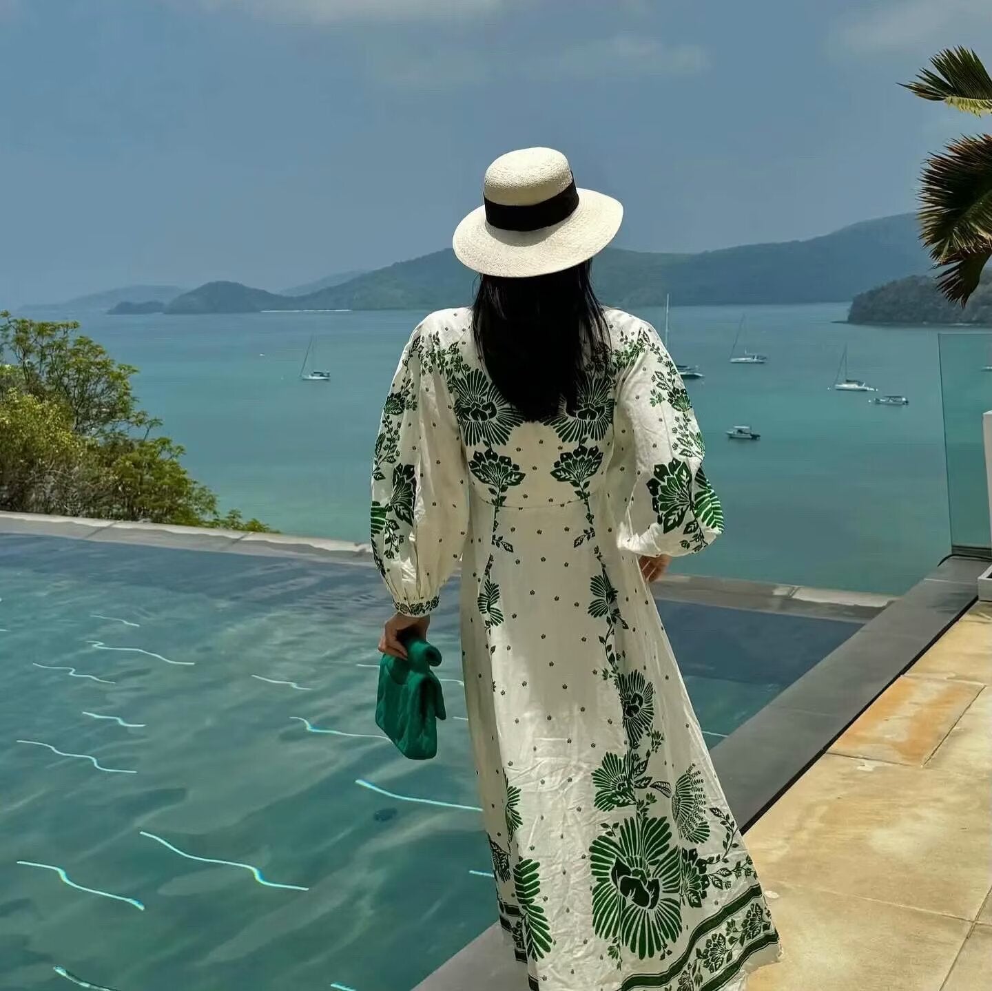 Robe maxi pour femmes avec un design floral et une fermeture élégante à boutons Chic und Stil