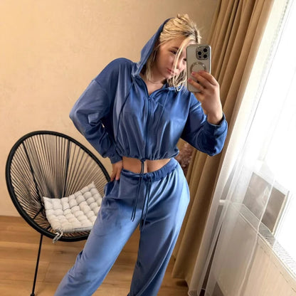 Ladies casual hoodie with high waist and matching leisure pants Chic and Style