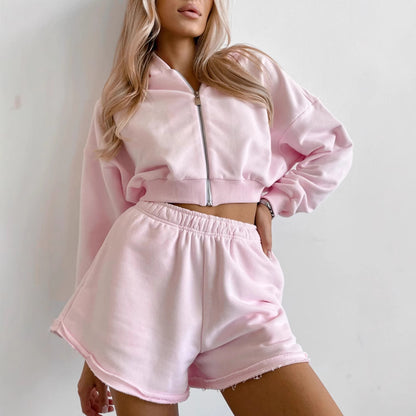 Ensemble de hoodie court et de shorts décontracté pour femmes avec taille élastique Chic und Stil