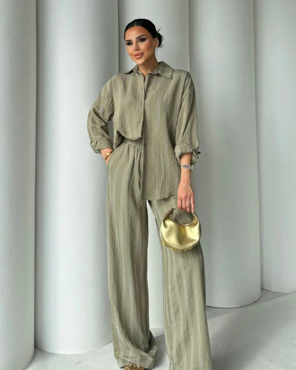 Striped lounge set for women with wide pants and loose blouse Chic und Stil