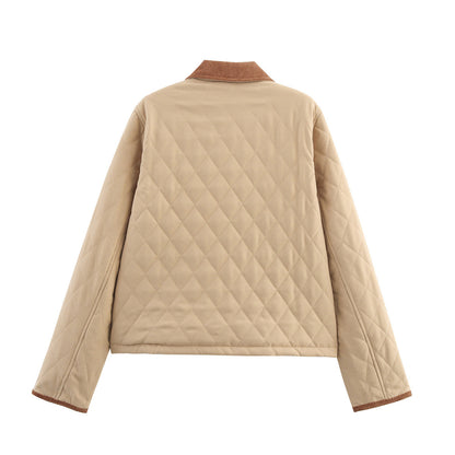 Quilted jacket for women with checkered collar and practical side pockets Chic and Style