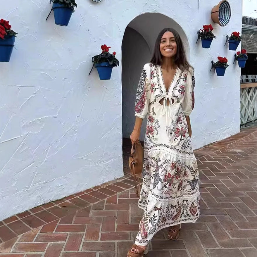 Robe maxi femme avec broderies florales et décolleté en V Chic und Stil