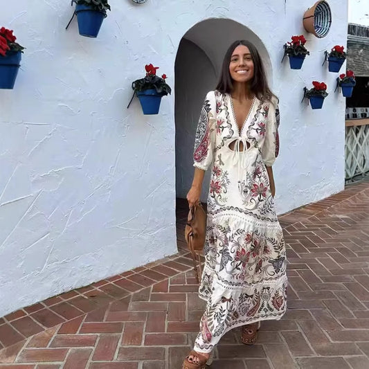 Robe maxi femme avec broderies florales et décolleté en V Chic und Stil