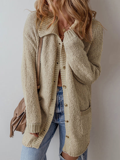 Dames gros pull-over avec poches pratiques et col contrasté Chic und Stil