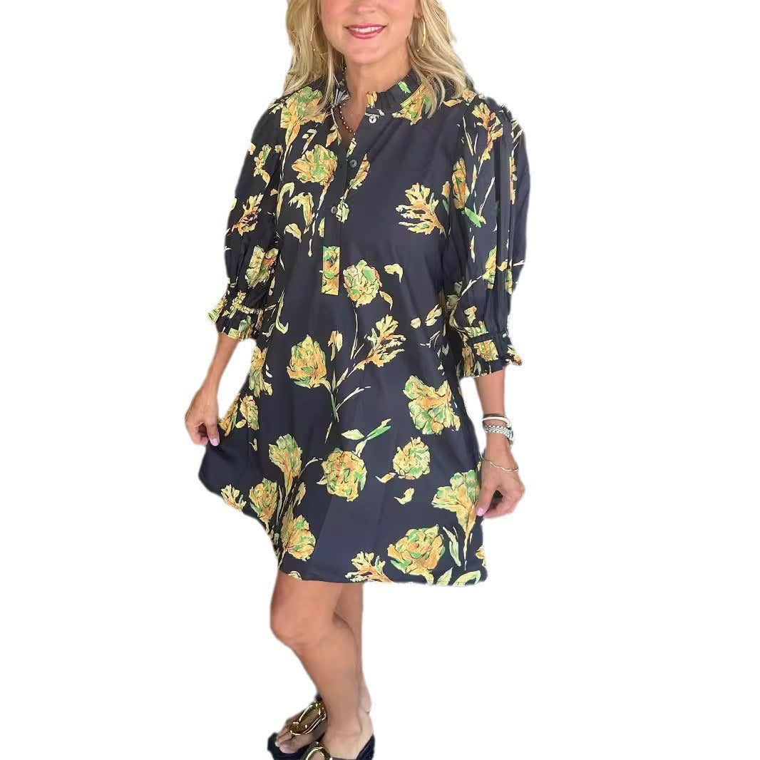 Robe chemise pour femmes avec des accents floraux et des détails de volants Chic und Stil