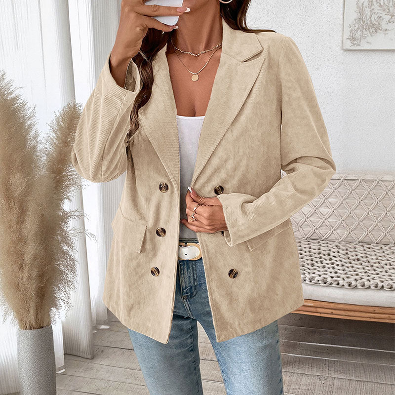 Blazer en velours pour femmes avec double rangée de boutons et coupe élégante Chic und Stil