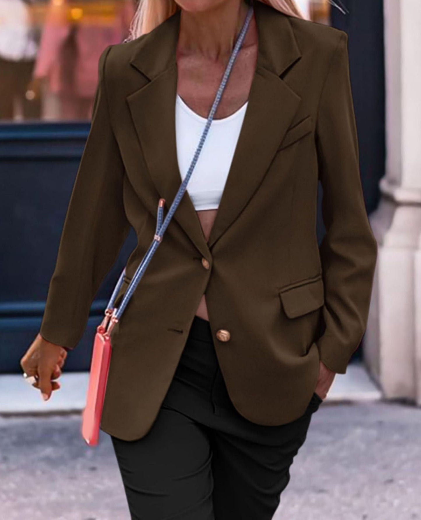 Dames Blazer élégant à boutonnage simple avec boutons dorés et coupe cintrée Chic und Stil