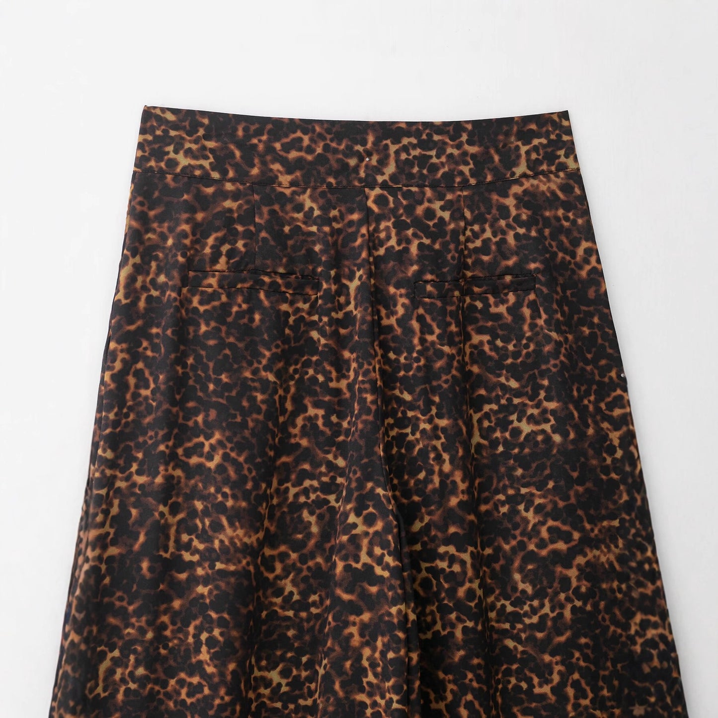 Women Loose Leopard Print Pants with Elastic Waist and High Pockets Chic and Style