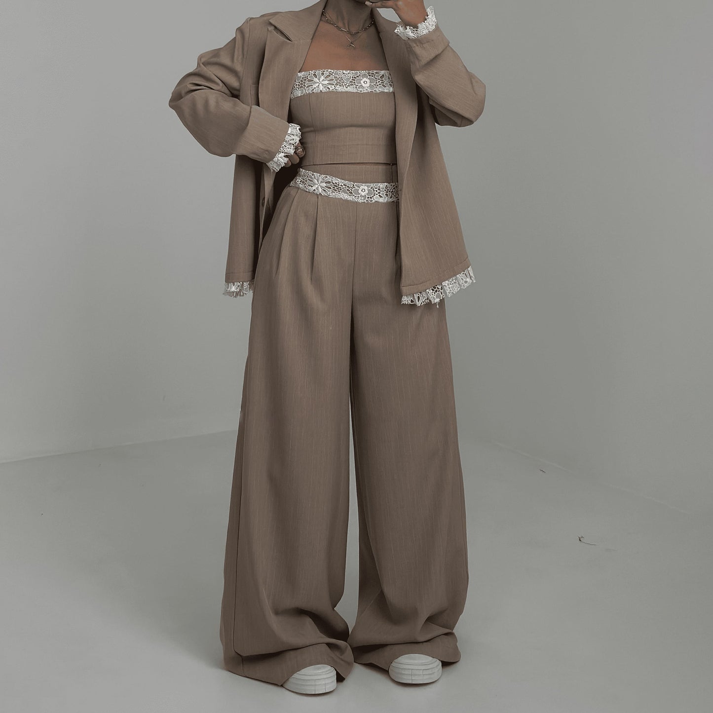 Dames Ensemble élégant à deux pièces avec accents en dentelle Chic und Stil