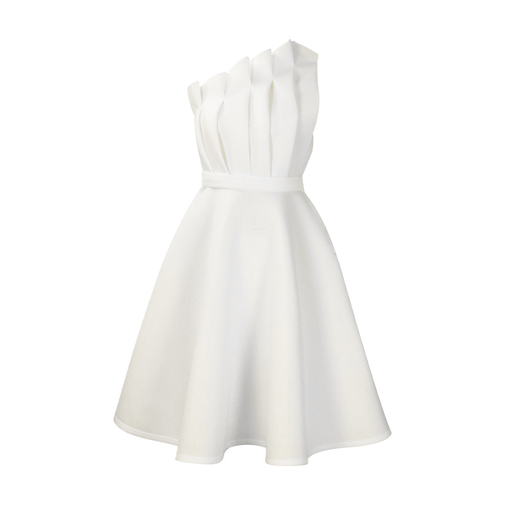 Robe charmante à une épaule pour dames avec drapé et ceinture cintrée Chic und Stil
