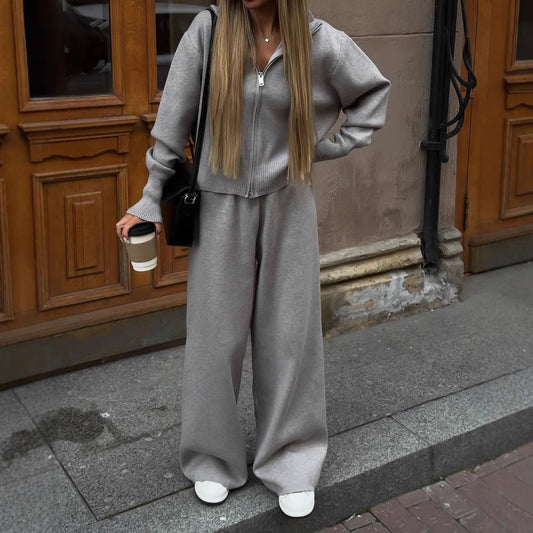 Casual fleece jacket for women with zipper and wide pants Chic und Stil