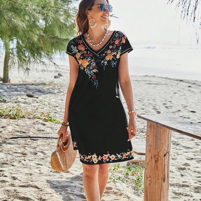 Robe de plage brodée florale Chic und Stil