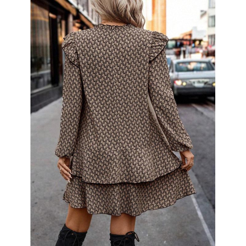 Robe de loisirs pour femmes avec un design romantique à volants et une encolure en forme de clé Chic und Stil