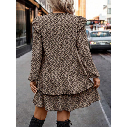 Robe de loisirs pour femmes avec un design romantique à volants et une encolure en forme de clé Chic und Stil