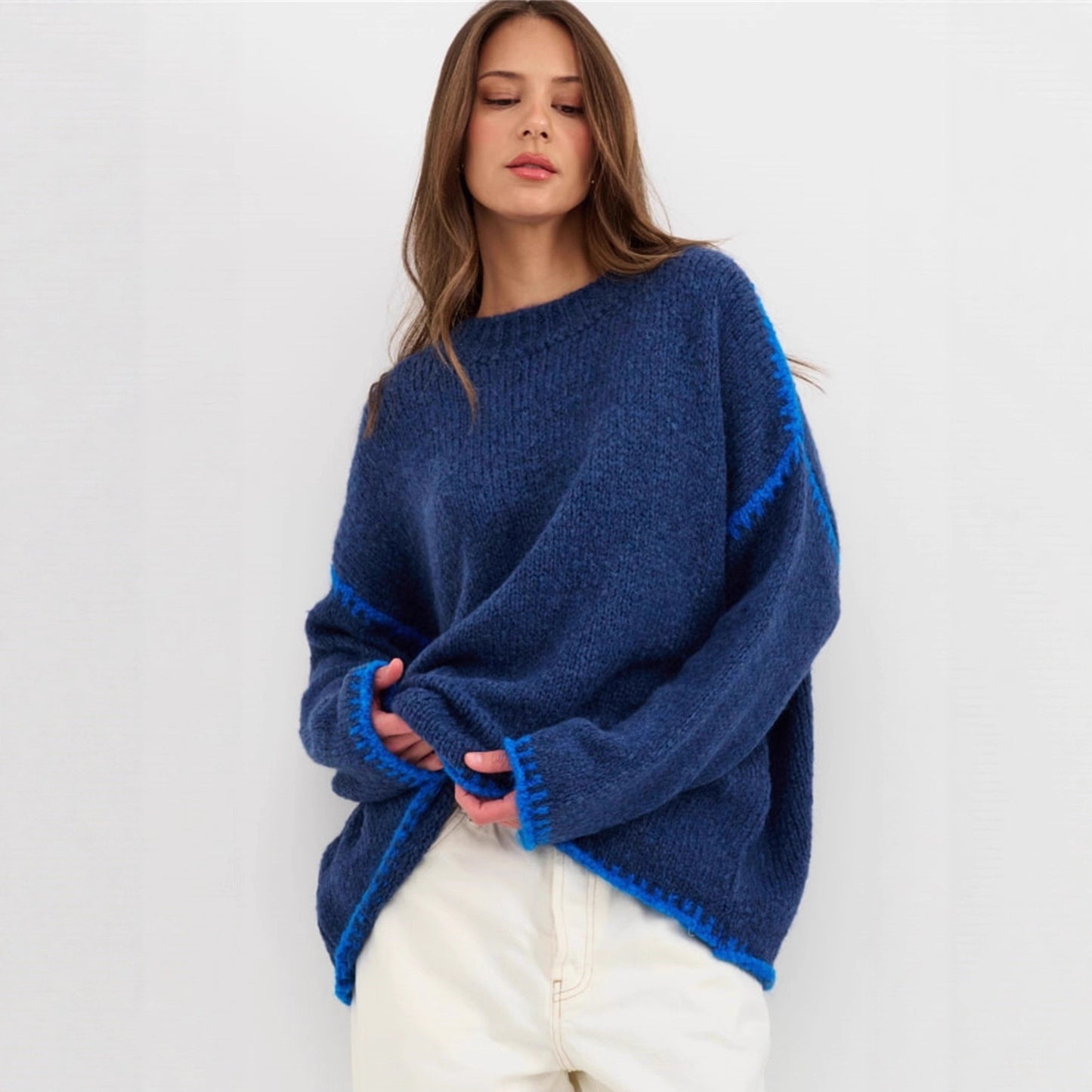 Pull en tricot douillet pour femmes avec des détails d'accent contrastants Chic und Stil