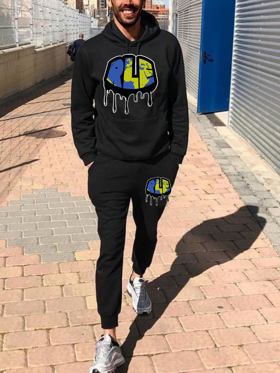 Women's hoodie and jogging pants set with creative graffiti design Chic und Stil