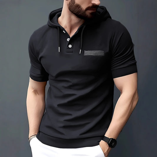 Polo pour hommes élégant à manches courtes et capuche avec poche contrastante Chic und Stil