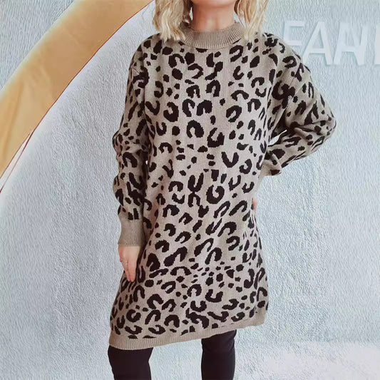 Robe en grosse maille pour dames avec un motif léopard moderne Chic und Stil