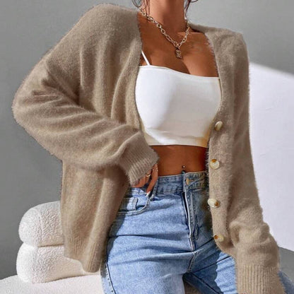Dames cardigan en tricot pelucheux avec boutons dorés et coupe décontractée Chic und Stil