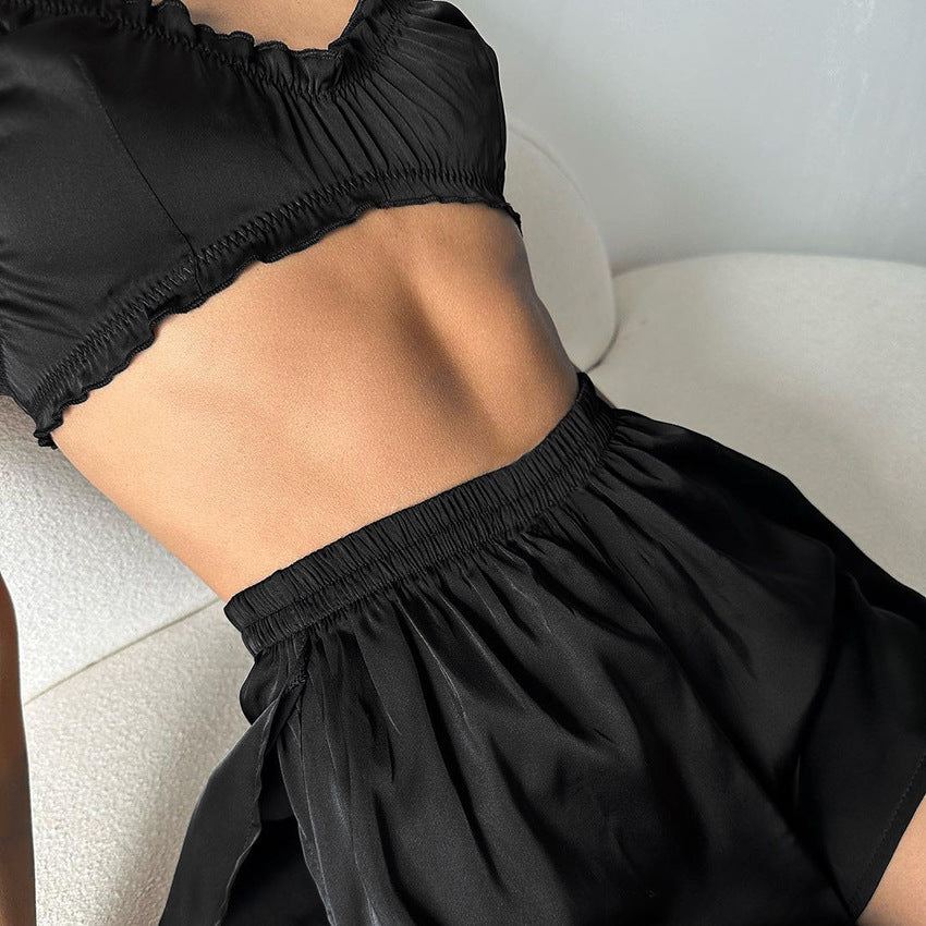 Ladies Magnificent pajama set with gathered top and comfortable shorts Chic and Style