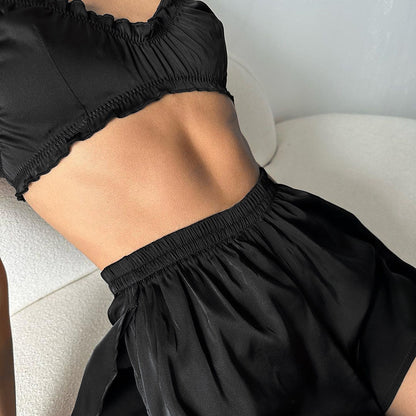 Ladies Magnificent pajama set with gathered top and comfortable shorts Chic and Style