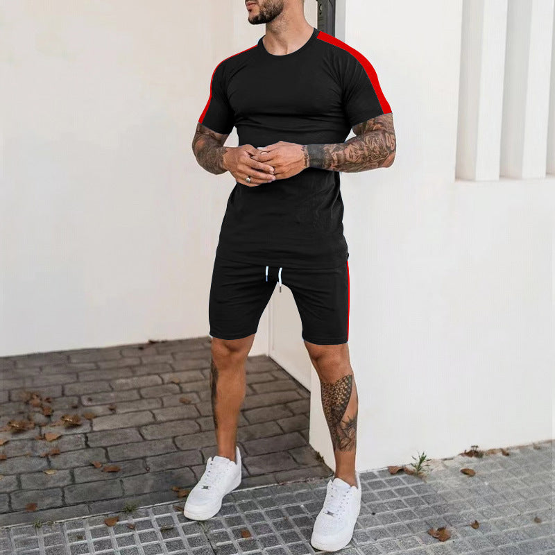 Men's sports set with short sleeves and shorts with contrasting details Chic und Stil