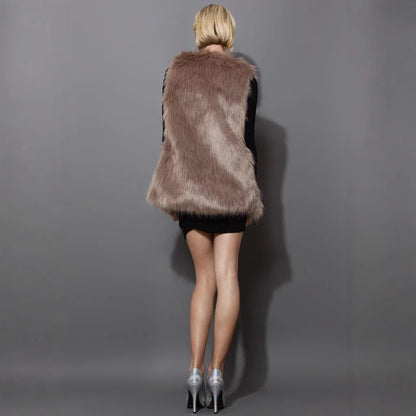 Dames Gilet en fausse fourrure douillette avec design élégant Chic und Stil