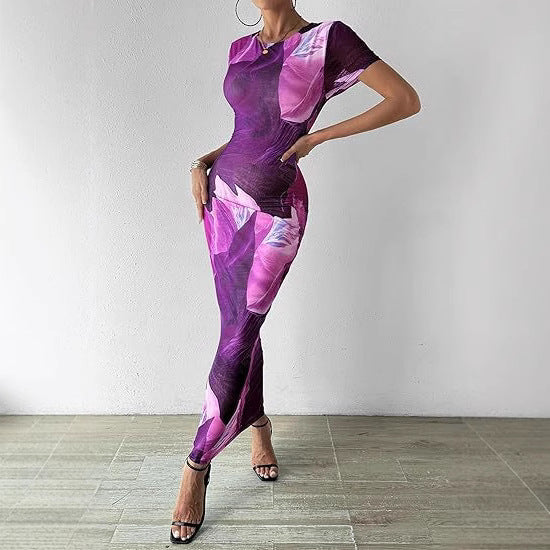 Robe maxi pour femmes avec imprimé floral et coupe cintrée Chic und Stil