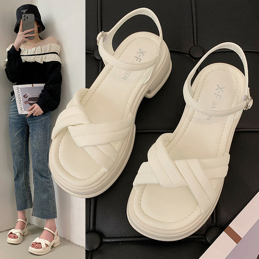 Sandales pour femmes avec des bretelles croisées élégantes et un talon bloc confortable Chic und Stil