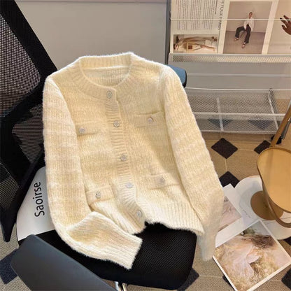 Dame cardigan avec poches et boutons décoratifs Chic und Stil