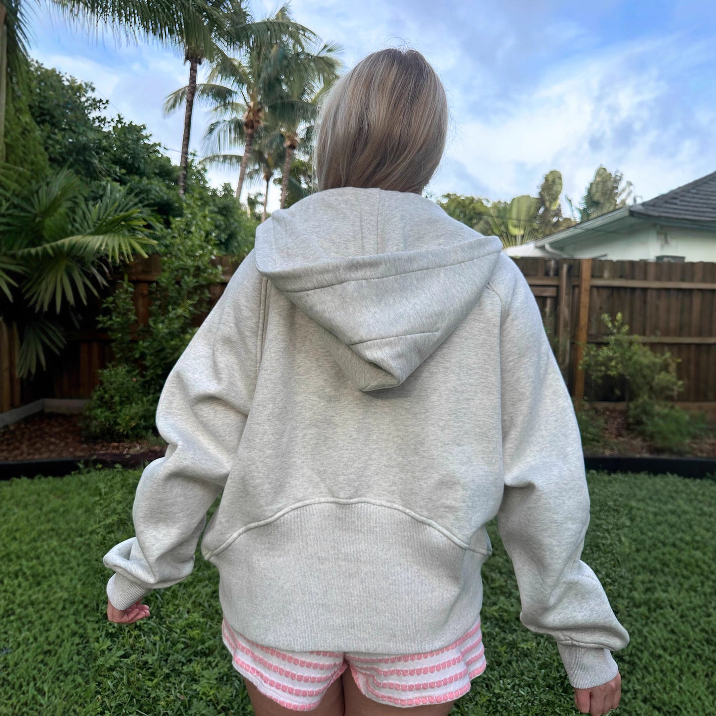 Ladies Pullover Sweatshirt with Half-Zip in Soft Fleece and Practical Kangaroo Pocket Chic und Stil