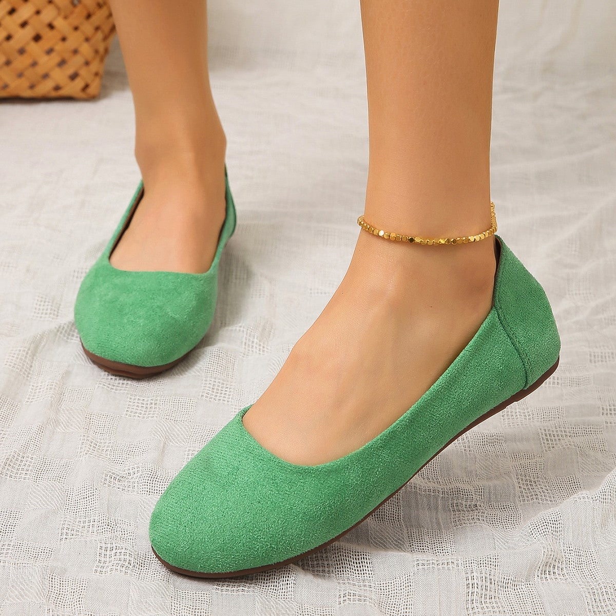 Dames Chaussons confortables en daim doux avec une semelle antidérapante Chic und Stil