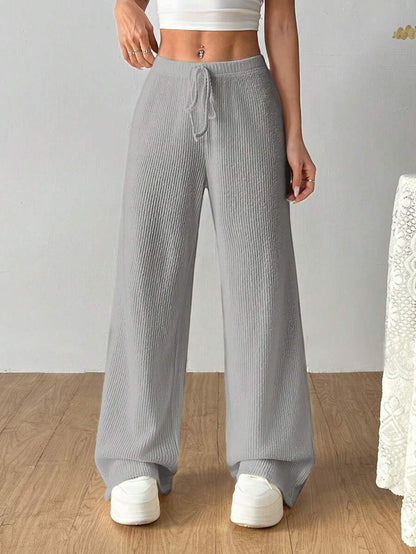 Casual loose-fit leisure pants for women in soft structured material Chic and Style