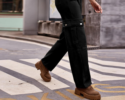 Women's cargo pants with practical side pockets and a relaxed fit Chic und Stil