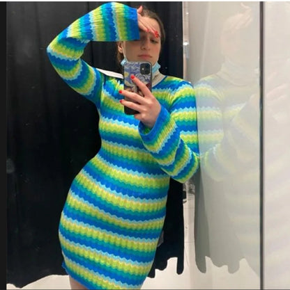 Robe en tricot pour femmes avec motif en vagues et manches longues Chic und Stil