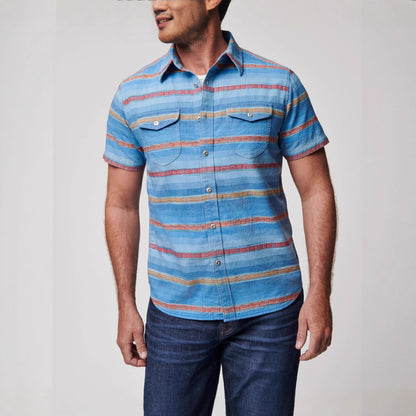 Chemise à manches courtes pour hommes avec des motifs rayés variés et des poches poitrine pratiques Chic und Stil