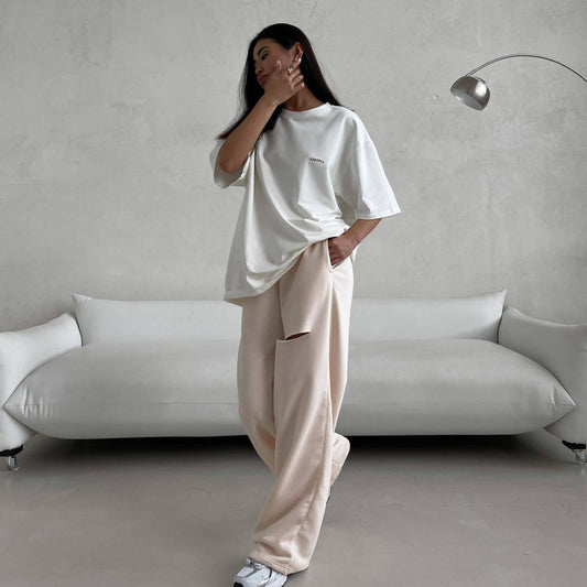Oversized casual t-shirt for ladies and loose-fitting leisure pants with zipper Chic and Style