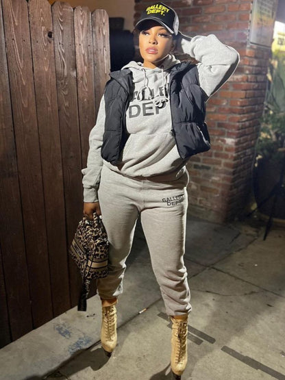 Women's combined sports set with hoodie and jogger pants Chic and Style